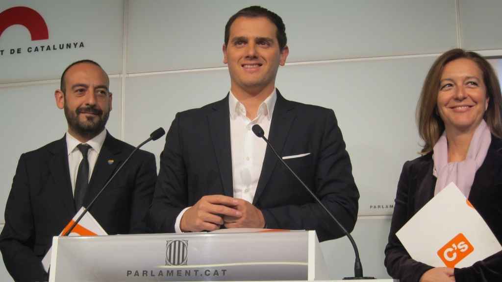 El eurodiputado Jordi Cañas, el expresidente de Ciudadanos, Albert Rivera, y la exlíder de CS en el Ayuntamiento de Barcelona, Carina Mejías