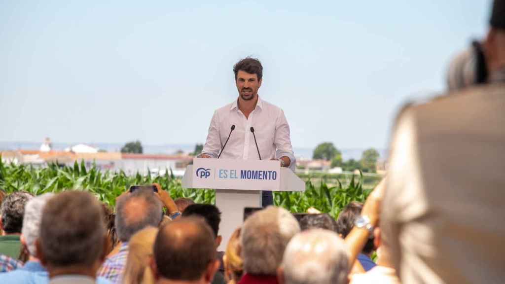 El alcalde de Gimenells, Dante Pérez, en un acto de partido