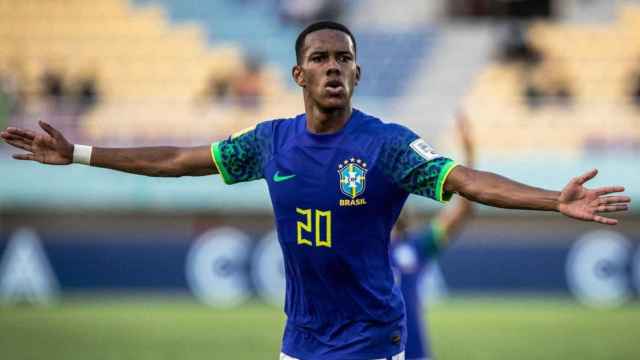 'Messinho' celebra un gol con la selección brasileña sub-17