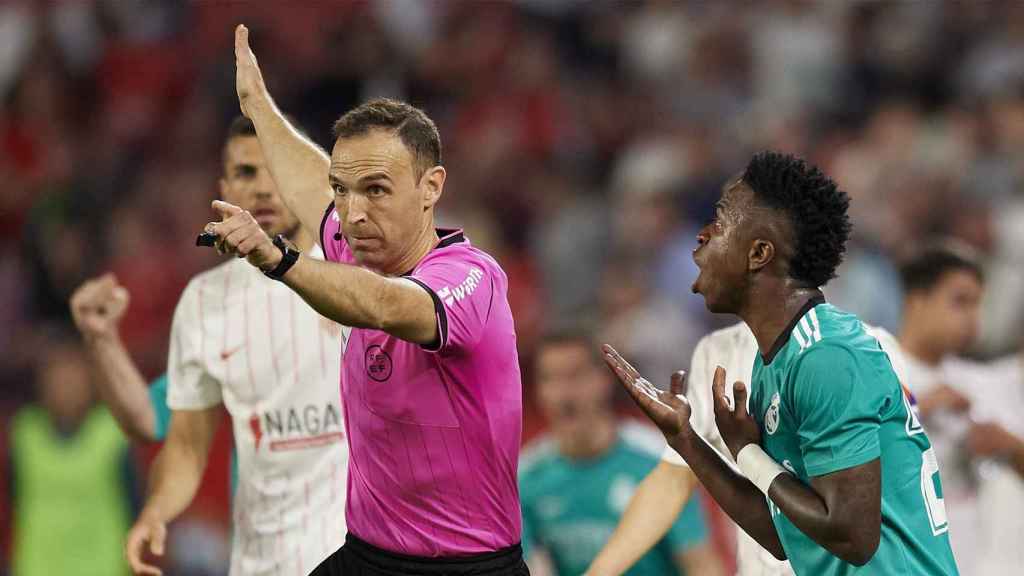 Cuadra Fernández, en un partido del Real Madrid contra el Sevilla en la Liga