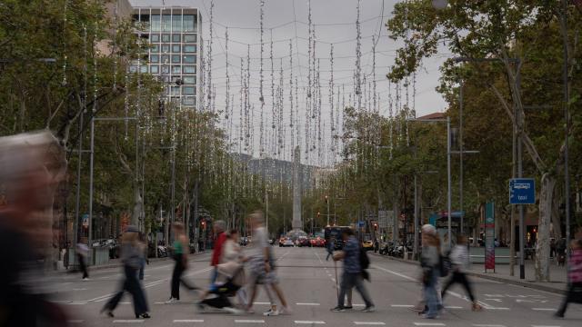 Luces de navidad en el Paseo de Gràcia, a 19 de octubre de 2023, en Barcelona