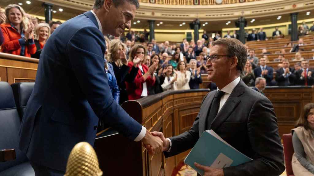 El presidente del Gobierno, Pedro Sánchez, y el líder del PP, Alberto Núñez Feijóo