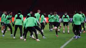 El Brighton, equipo donde milita Ansu Fati, entrena antes de un partido de Europa League