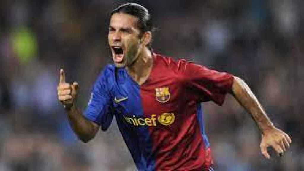 Rafa Márquez celebra un gol con el Barça