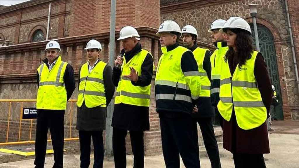 Visita del consejero de Acción Climática, David Mascort, el director de la Agencia Catalana del Agua (ACA), Samuel Reyes, y el presidente de Aigües de Barcelona, Àngel Simón