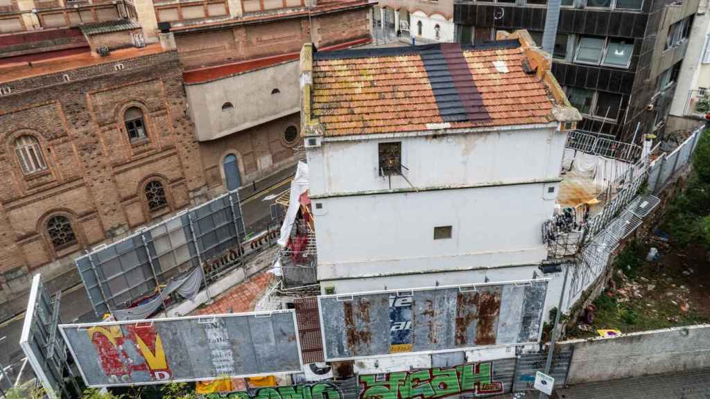 El colegio de La Salle Bonanova está enfrente de La Ruïna y El Kubo, las casas okupadas en la Bonanova