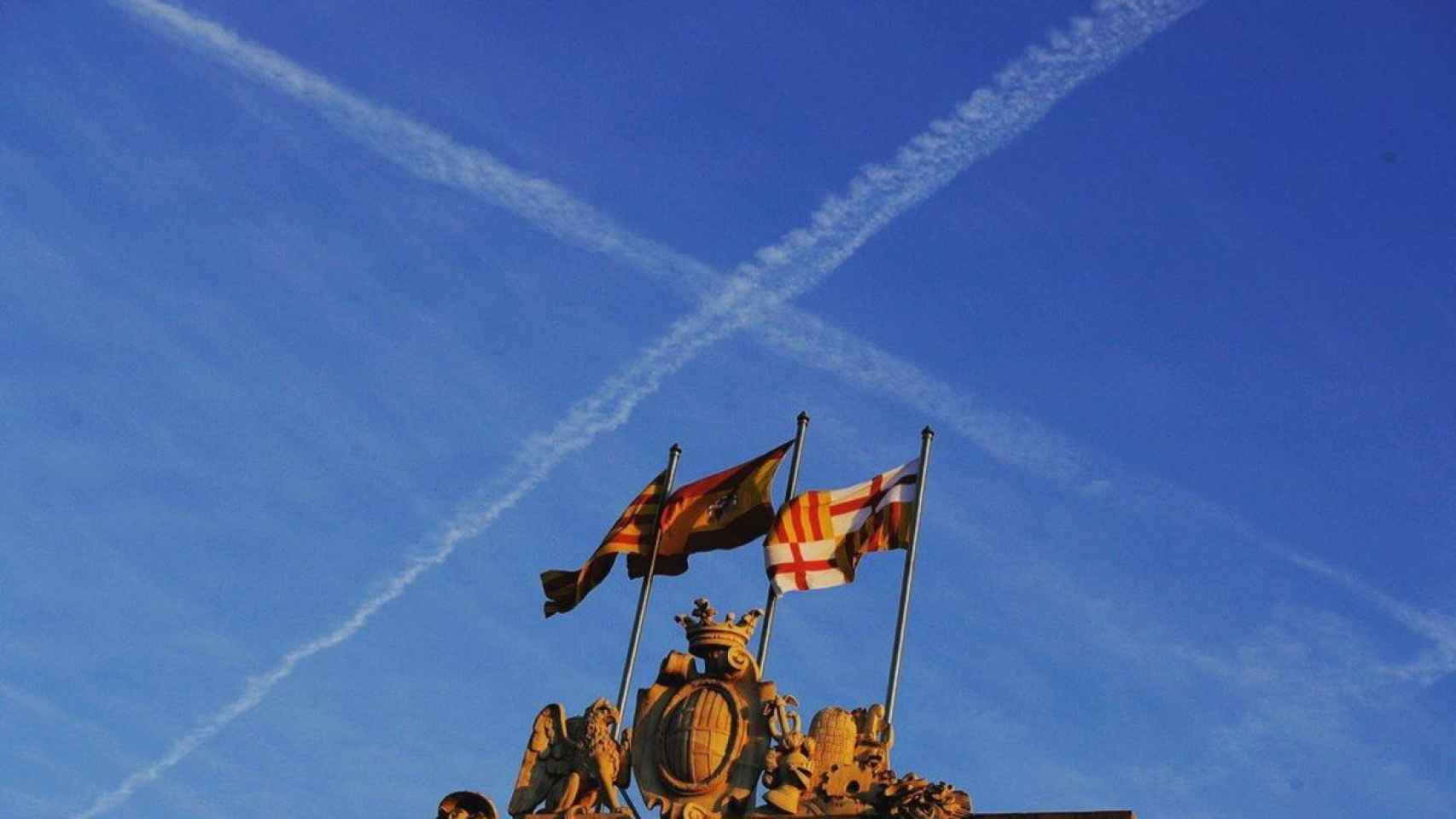 Banderas catalana, barcelonesa y española