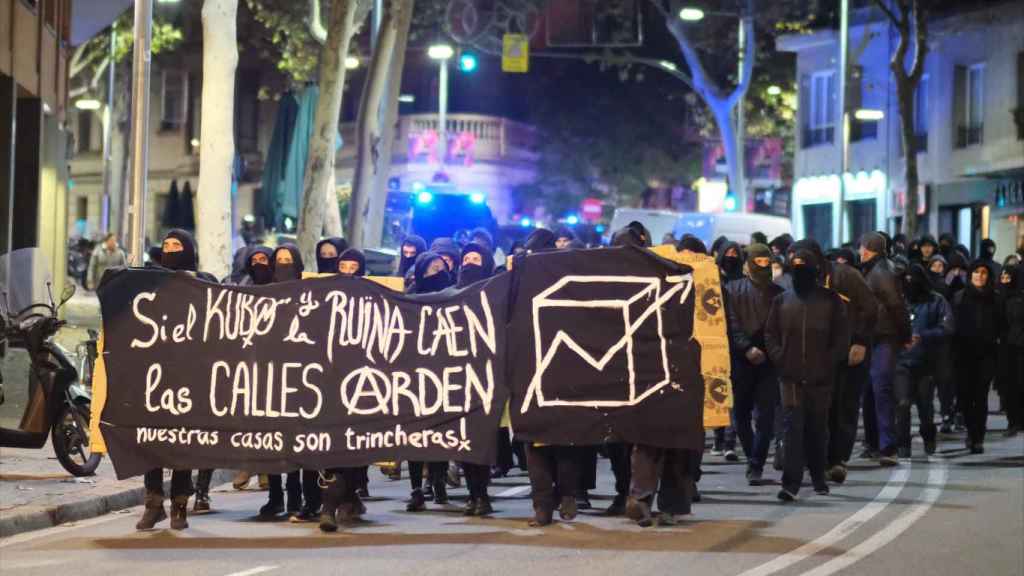 Los Mossos d'Esquadra en el desalojo de los edificios de La Bonanova