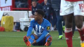 Ansu Fati se lesiona en el partido del Brighton contra el Nottingham Forest
