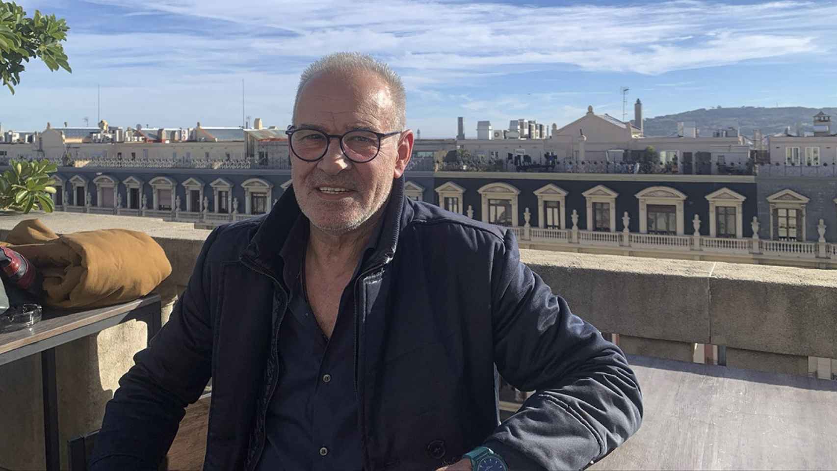 Julio Alberto atiende a Culemanía en una terraza de Barcelona