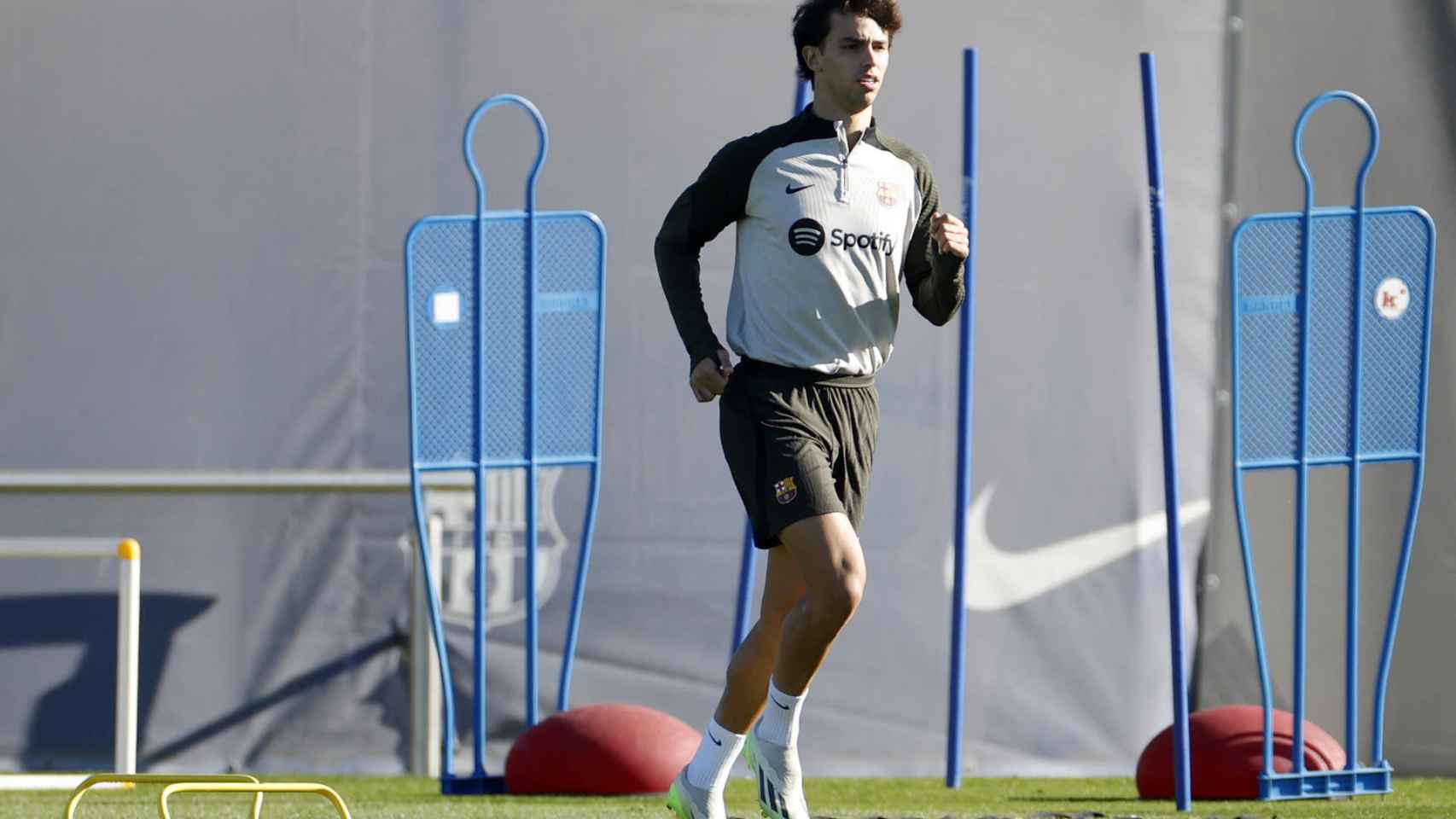 Joao Félix, durante un entrenamiento con el FC Barcelona