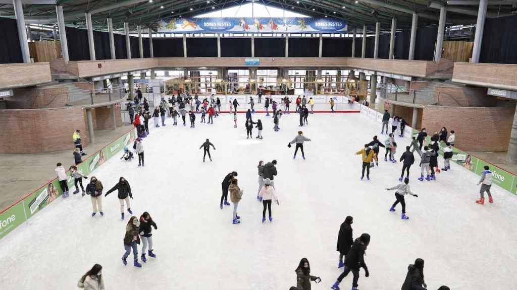 Imagen de la pista de hielo en la Fira de Girona