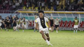 Almugera Kabar, eufórico tras anotar el penalti decisivo en la final del Mundial sub-17