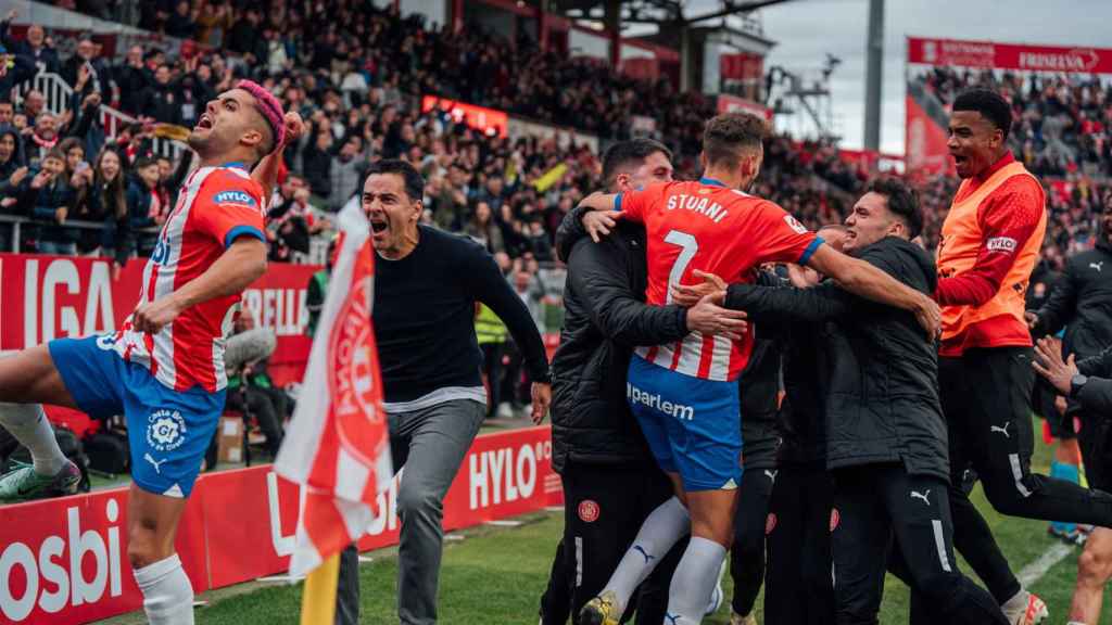 El Girona FC, en estado de euforia, tras remontar ante el Valencia en la Liga