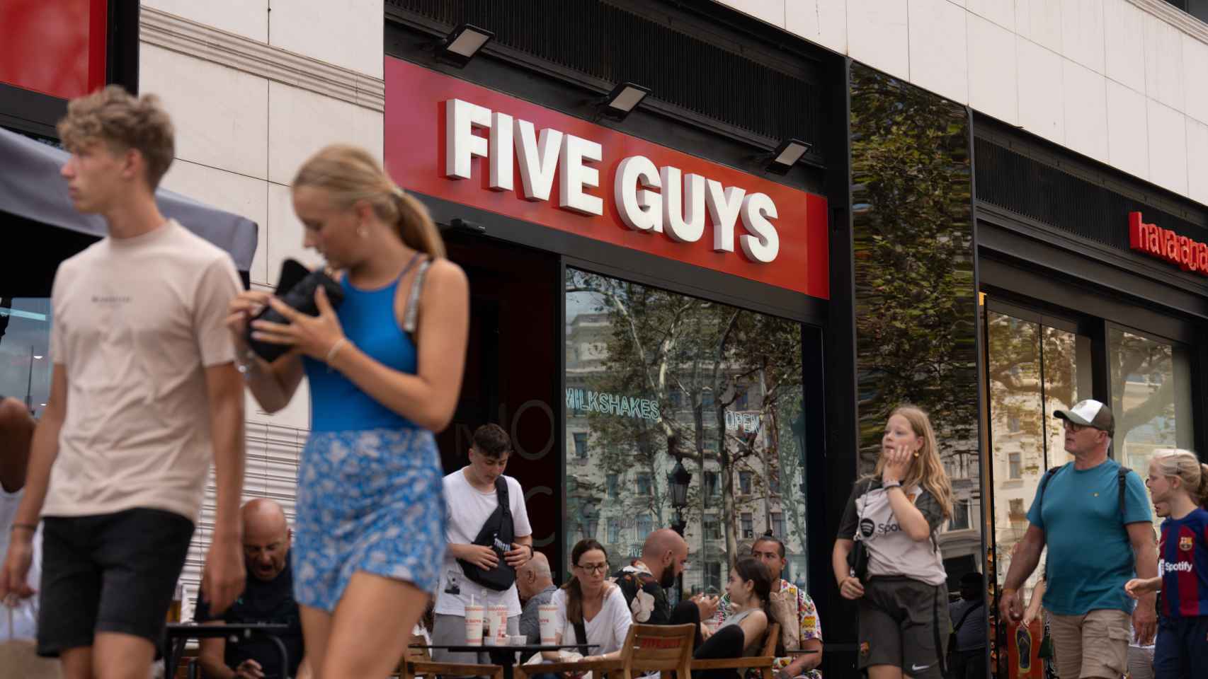 Un restaurante de la franquicia Five Guys en Barcelona, cadena que sufrió el acoso de los independentistas radicales