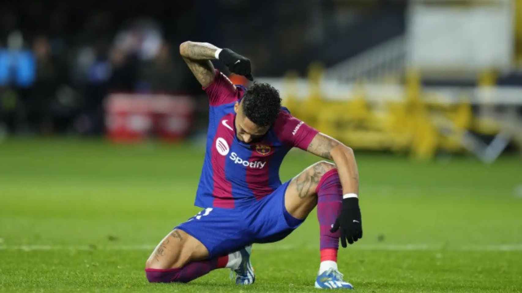 Raphinha, frustrado tras fallar una ocasión de gol ante el Girona