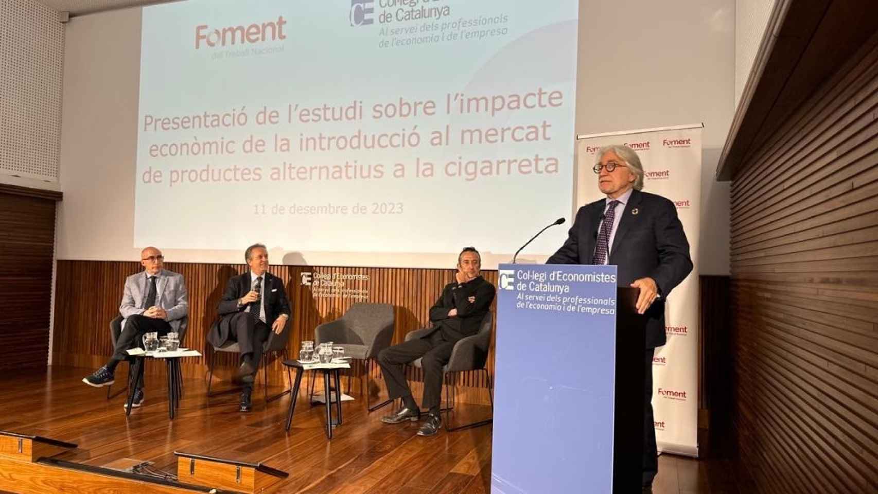 Sánchez Llibre, durante su intervención en la presentación del estudio sobre el tabaco