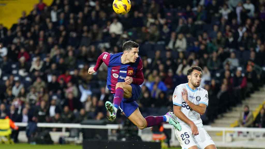 Robert Lewandowski falla un remate para empatar el derbi catalán contra el Girona