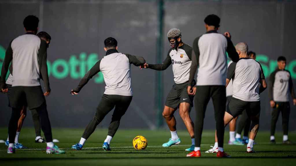 El Barça, en una sesión de entrenamiento en la Ciutat Esportiva Joan Gamper