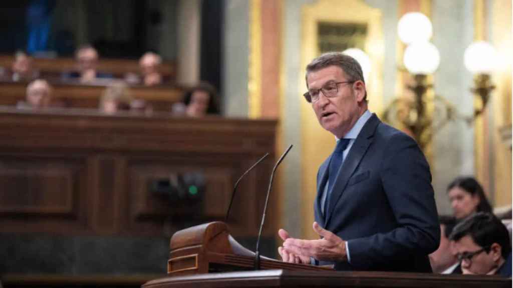 El líder del PP, Alberto Núñez Feijóo, este martes en la Tribuna del Congreso