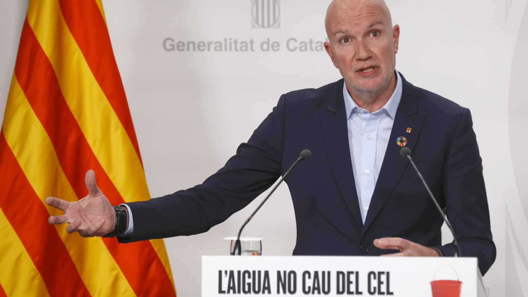 El 'conseller' de Acción Climática de la Generalitat de Cataluña, David Mascort, anunciando restricciones contra la sequía en Cataluña