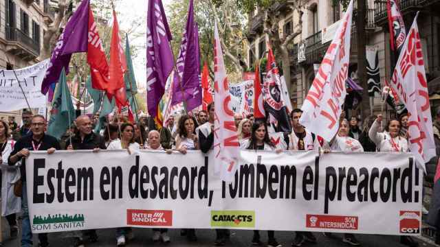 Sanitarios durante una manifestación convocada en Barcelona este martes 12 de diciembre