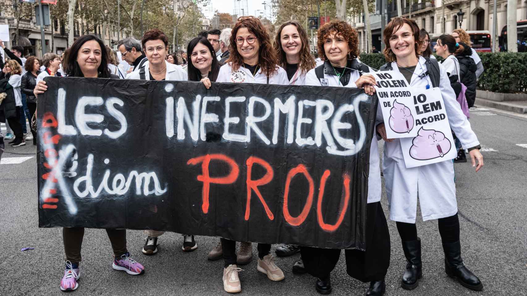 Enfermeras se manifiestan en Barcelona contra sus condiciones laborales