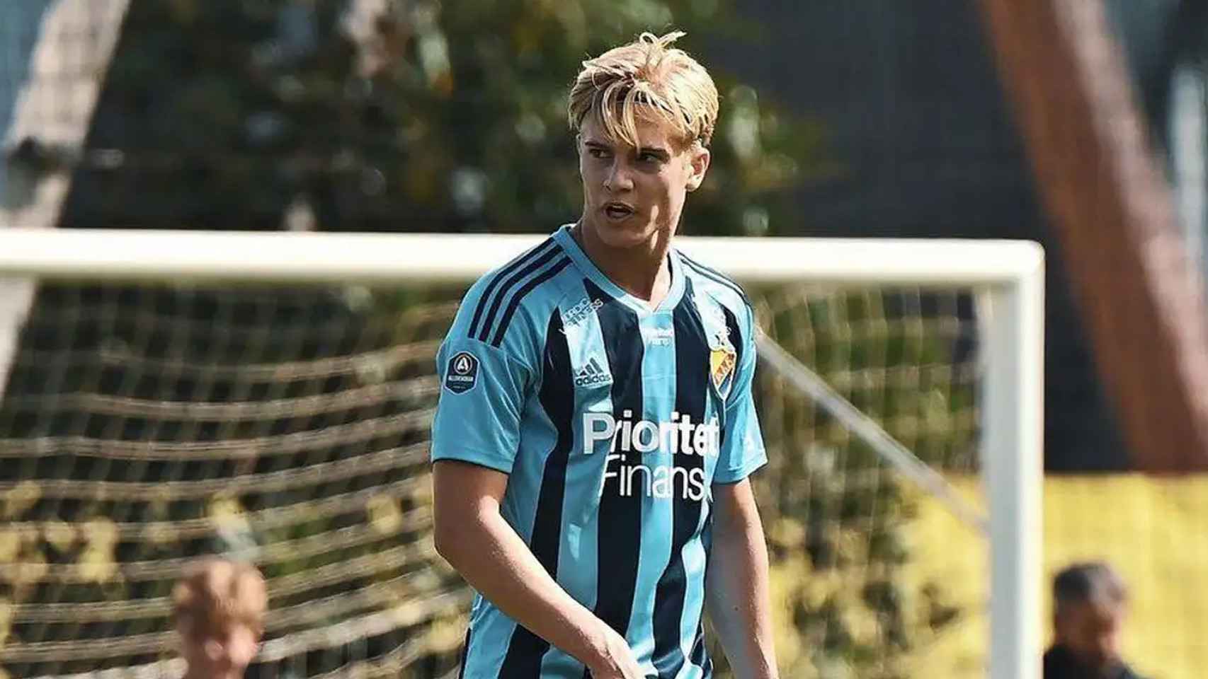 Lucas Erik Holger Bergvall, mediocentro de Suecia, pretendido por el Barça de Laporta