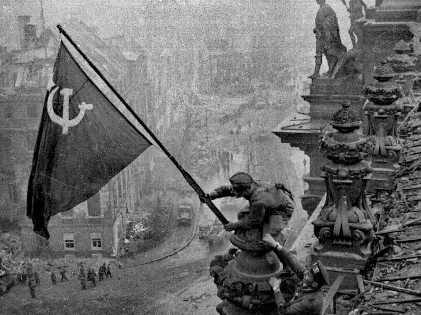 Bandera soviética sobre el Reichstag (1945)