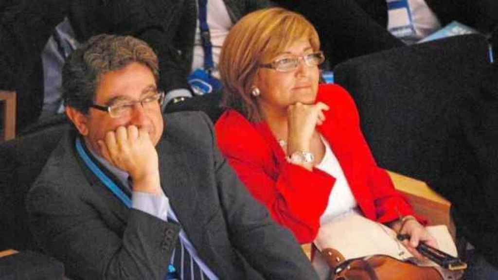 Enric Millo, con su esposa Montserrat Viñas en un acto público