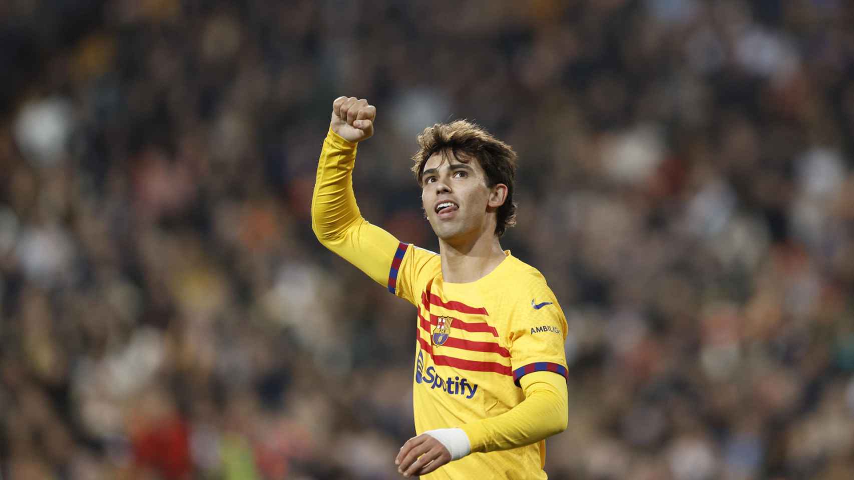 Joao Félix celebra su gol al Valencia