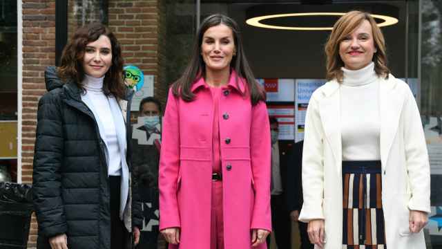 La reina con la presidenta Ayuso y la ministra Alegría, dos de las mujeres más influyentes de la política española