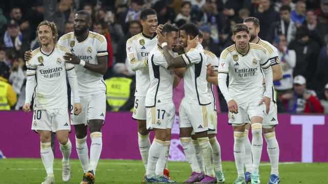 Los jugadores del Real Madrid celebran un gol de Rodrygo esta temporada