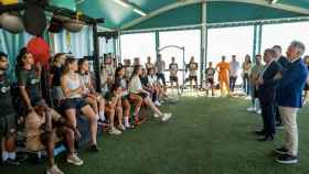 Joan Laporta, dando una charla a las jugadoras del Barça Femenino