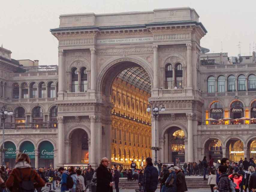 Piazza del Duomo, punto neurálgico donde se yergue el Duomo, la Catedral gótica de Milán