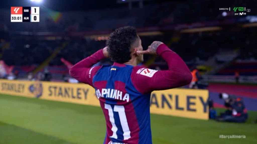 La polémica celebración de Raphinha contra el Almería en Montjuïc