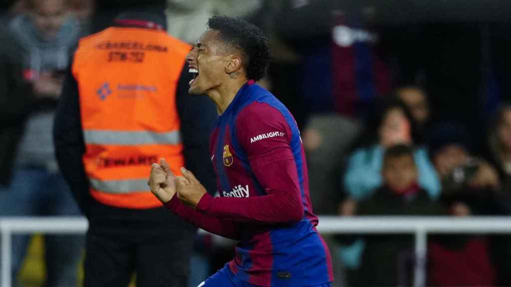 Raphinha celebra con rabia su gol al Almería