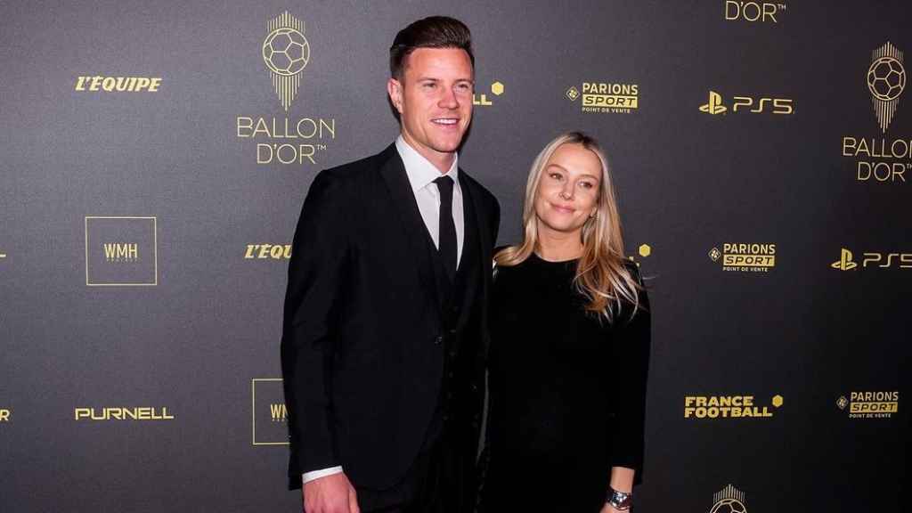 Marc André ter Stegen y su mujer, Dani Ter Stegen, en la gala del Balón de Oro