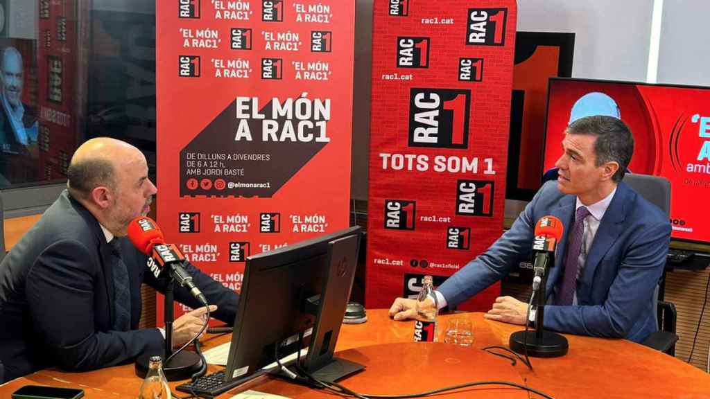 El presidente del Gobierno, Pedro Sánchez, en una entrevista en 'El Món a Rac1'