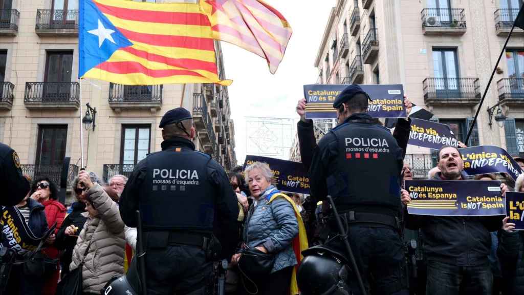 Manifestación independentista por la reunión de Pedro Sánchez y Pere Aragonès en Barcelona