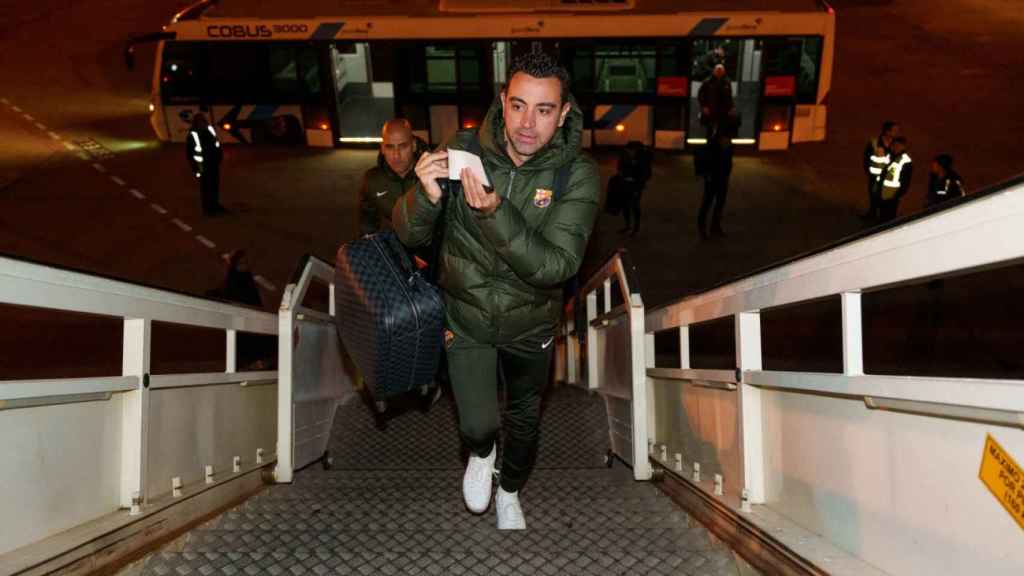 Xavi Hernández, con la expedición del Barça en el viaje a Dallas