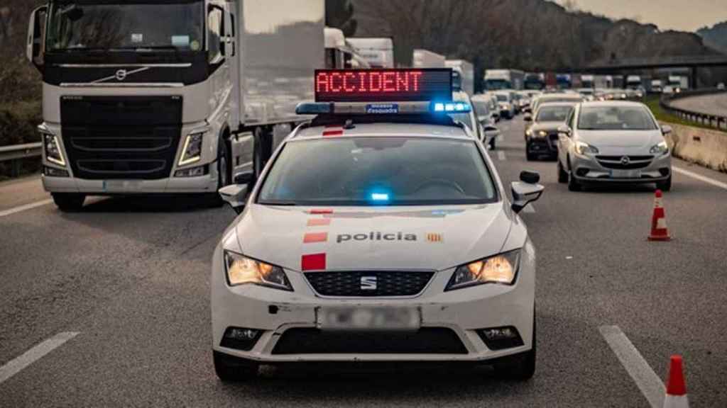 Imagen de archivo de un corte de carretera por accidente en Cataluña