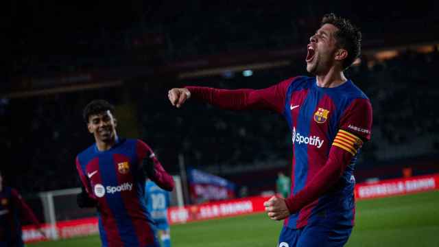 Sergi Roberto festeja un gol a balón parado con el Barça