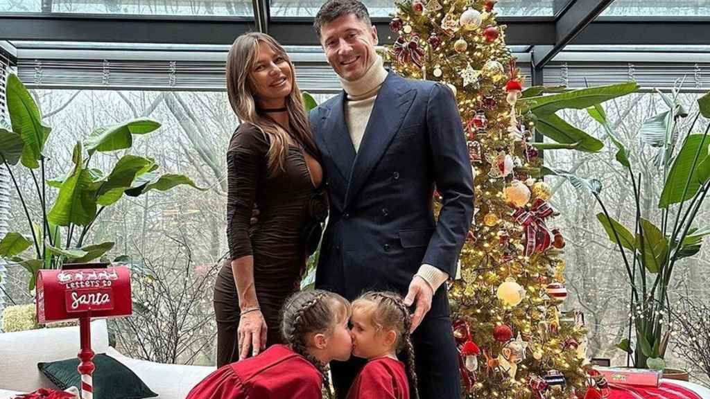 Robert Lewandowski, junto a su mujer y sus hijos pasando las Navidades