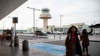 El aeropuerto de Barcelona activa el protocolo por una fuga de material radioactivo