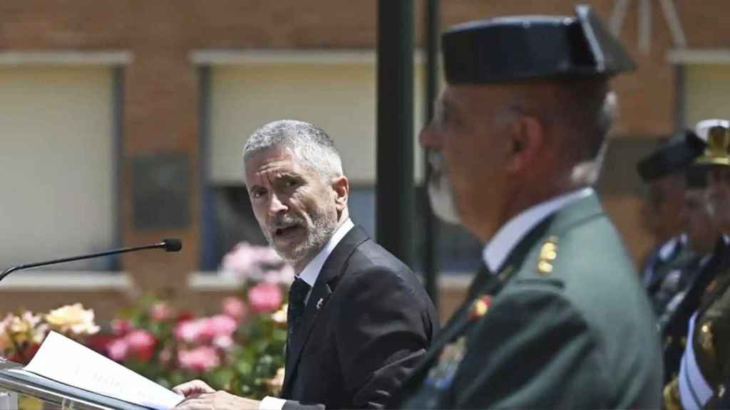 El ministro del Interior, Fernando Grande-Marlaska, en un acto con la Guardia Civil