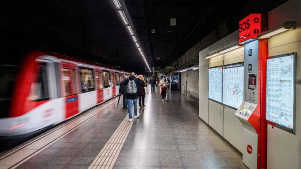 Imagen de un andén del Metro de Barcelona