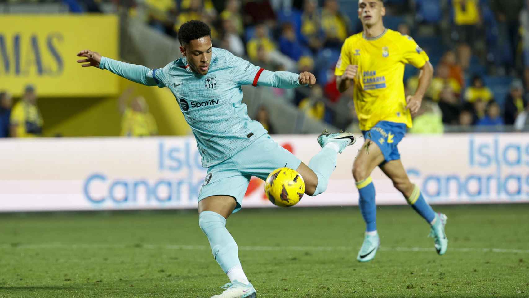 Vitor Roque tiene una ocasión manifiesta de gol en su debut ante Las Palmas