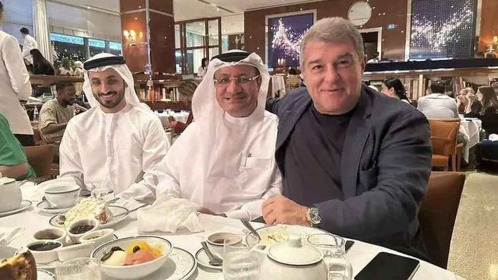 Joan Laporta, acompañado por empresarios árabes en Dubai