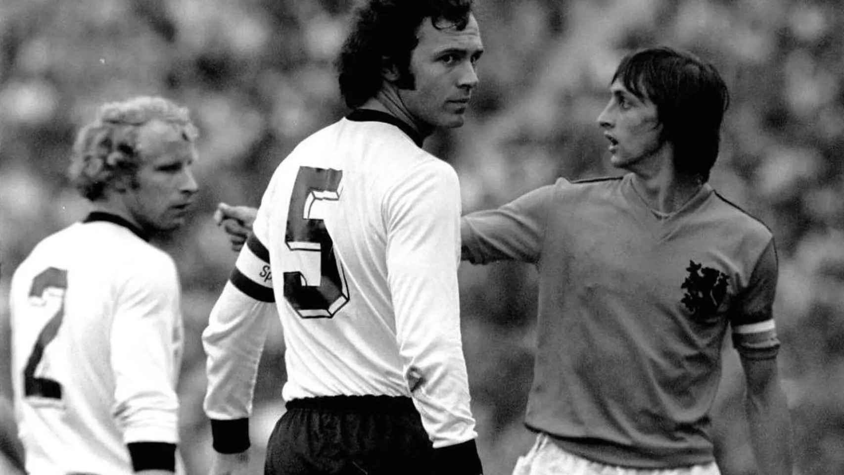 Franz Beckenbauer y Johan Cruyff, en la final del Mundial de 1974